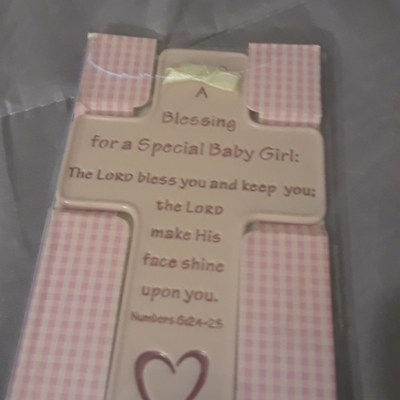 Little girls blessing cross pink plaque - Picture 4 of 4